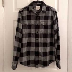 American Eagle Grey Plaid Flannel Button Down